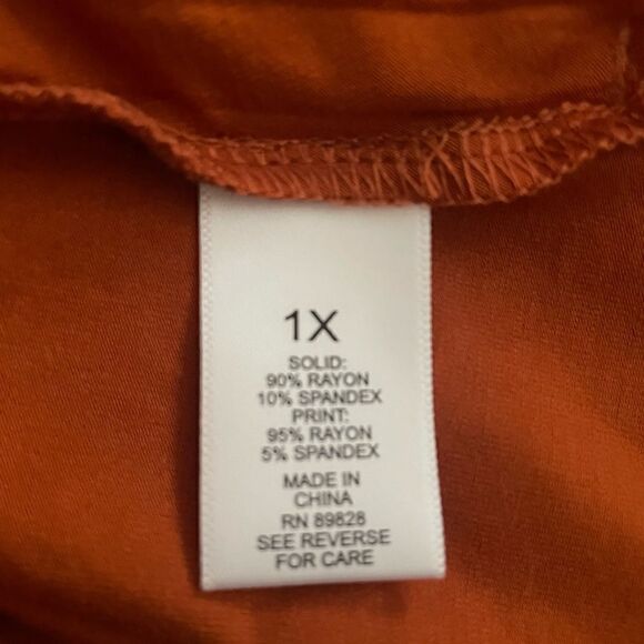 LOGO by Lori Goldstein Rayon Printed Top Plus Sz 1X Light Umber Tee Shirt - Picture 8 of 9